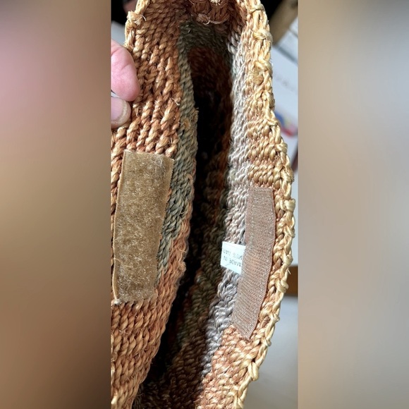 Vintage Esprit Beach Straw Crossover Bag with Long Braided Strap in Earthtones - Picture 7 of 9